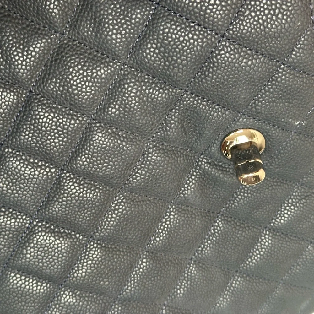 ❌SOLD❌ Chanel Quilted Bag Navy Blue - Picture 12 of 16